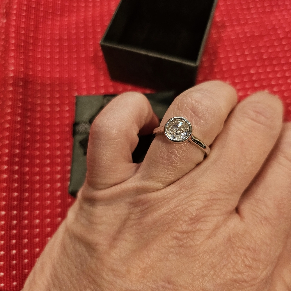 Engagement ring CZ bezel set - Picture 9 of 9